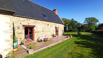 Maison - 215 m² - 9 pièces