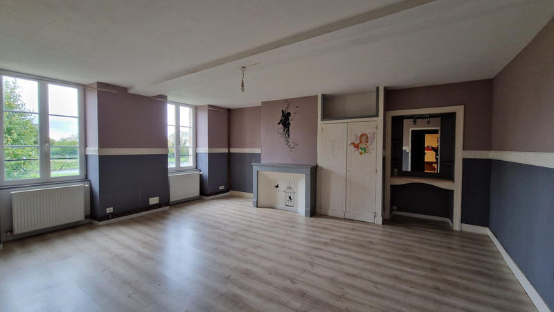 Maison - 240 m² - 8 pièces