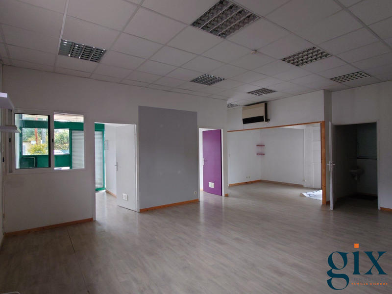 Local commercial - 80 m² - 4 pièces