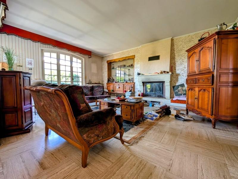 Maison - 232 m² - 8 pièces