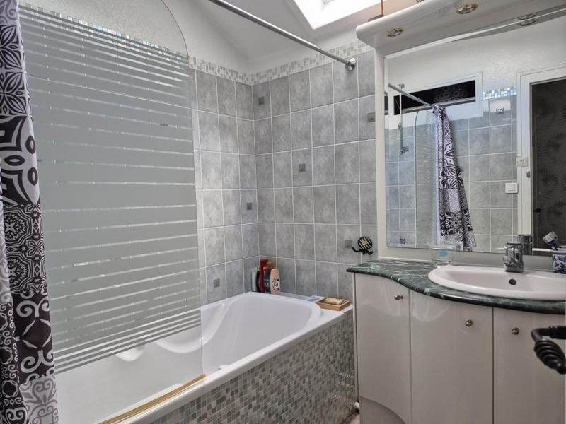 Maison en pierre - 231 m² - 9 pièces