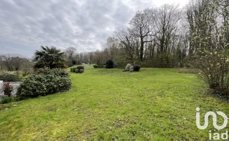 Maison - 212 m² - 7 pièces