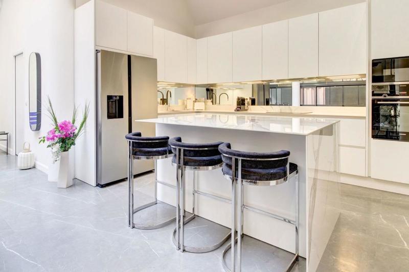 Loft - 123 m² - 3 pièces