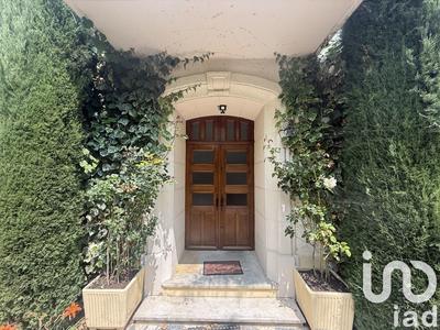 Maison - 250 m² - 8 pièces