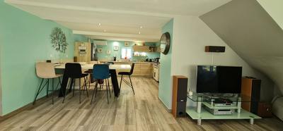 Maison - 210 m² - 10 pièces