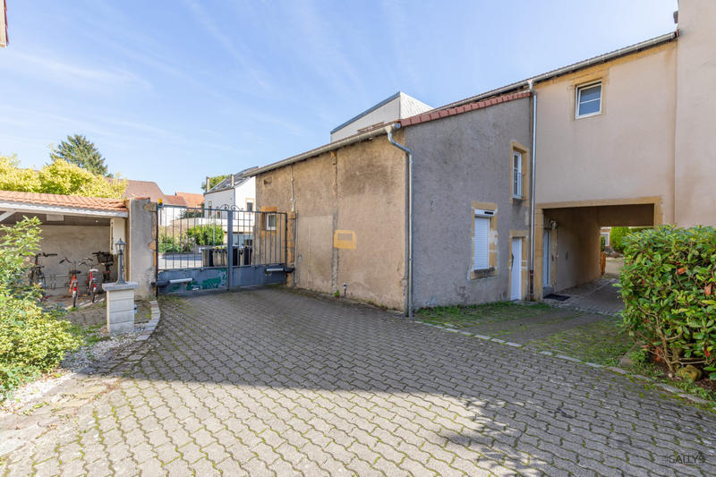 Appartement - 99 m² - 4 pièces