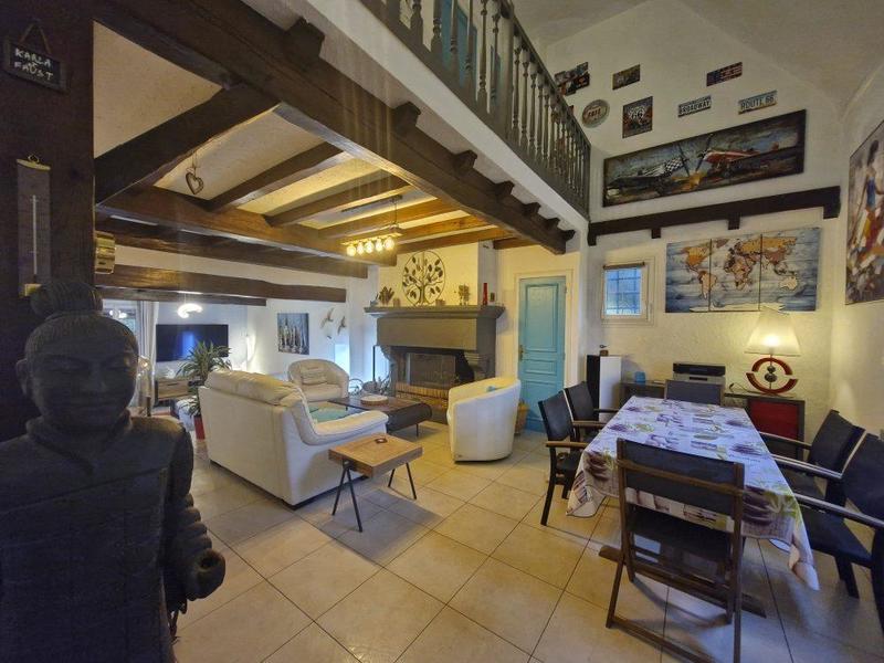 Maison - 189 m² - 9 pièces