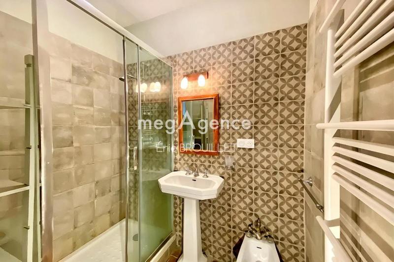 Maison - 202 m² - 8 pièces