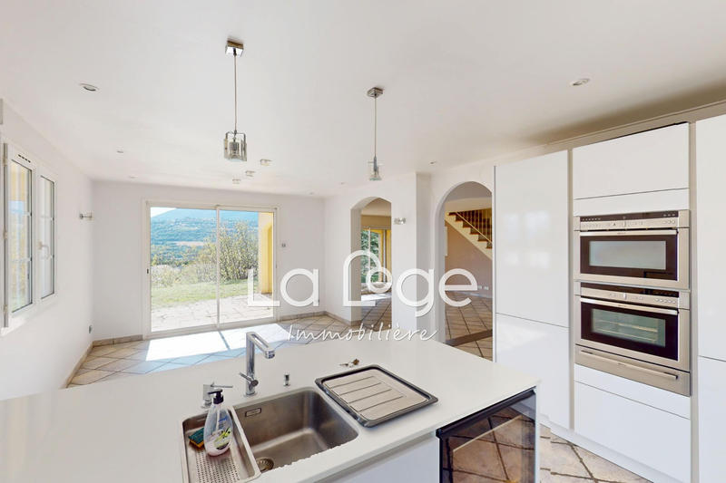 Villa - 140 m² - 5 pièces