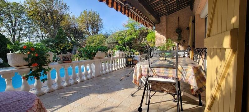 Maison - 140 m² - 5 pièces