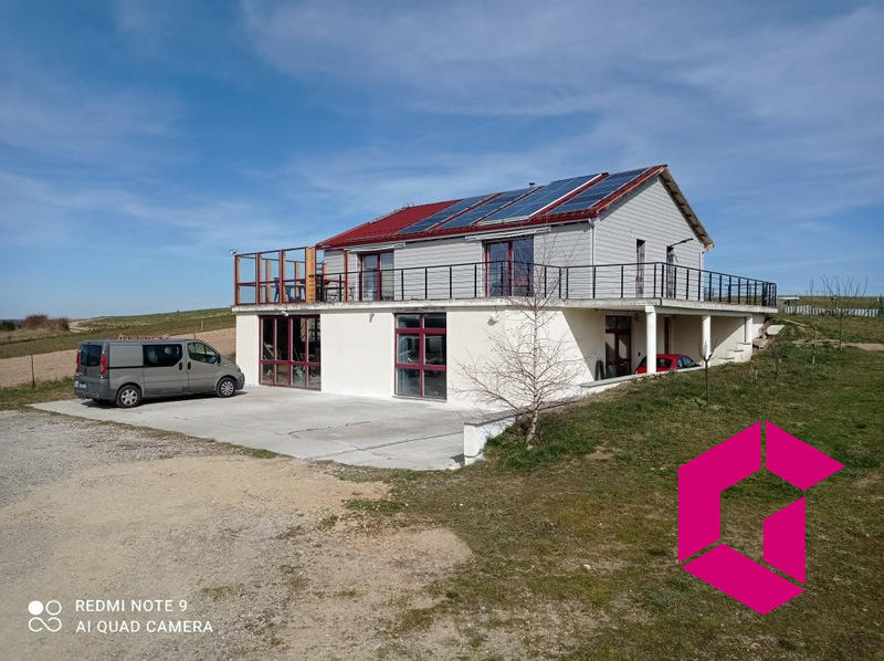 Villa - 205 m² - 4 pièces