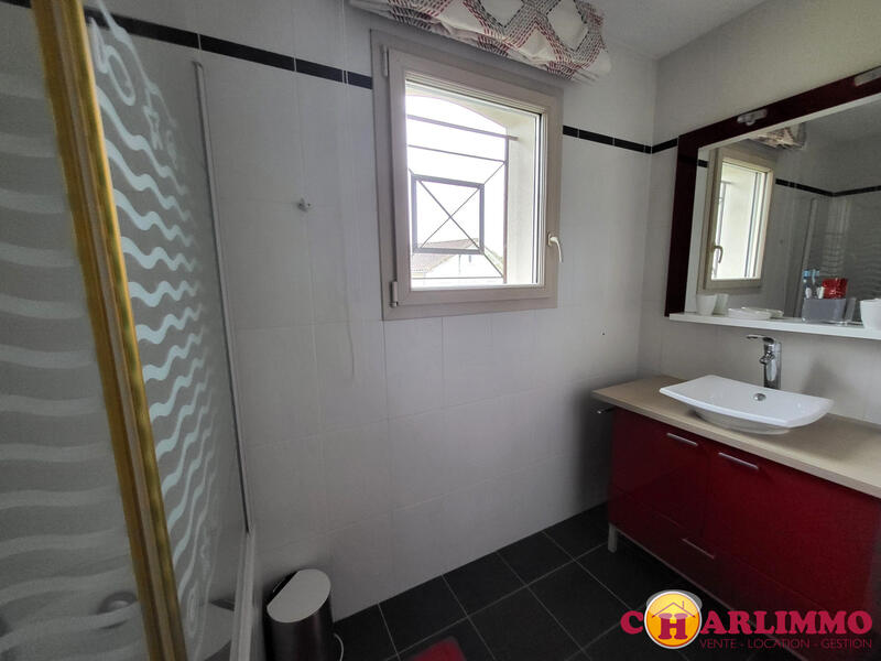 Maison traditionnelle - 165 m² - 6 pièces