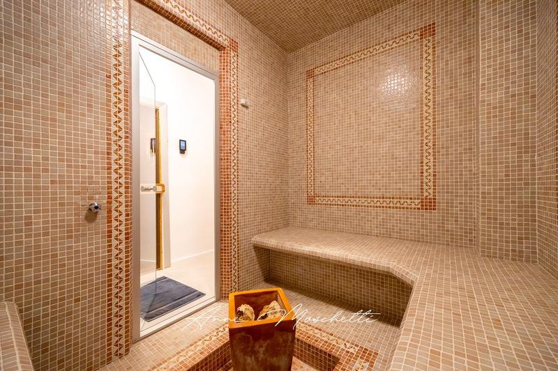 Maison - 450 m² - 8 pièces