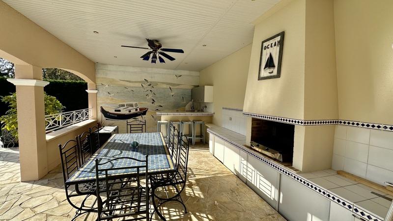 Villa - 205 m² - 6 pièces