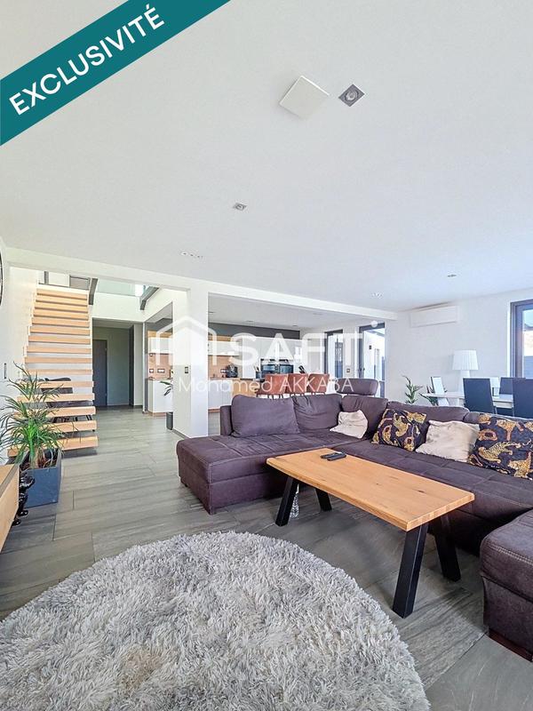 Maison - 260 m² - 9 pièces