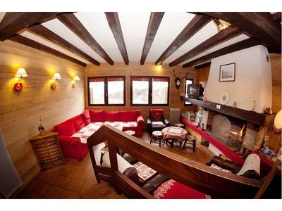 Local commercial - 1 180 m² - 32 pièces