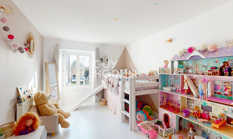 Maison - 180 m² - 6 pièces