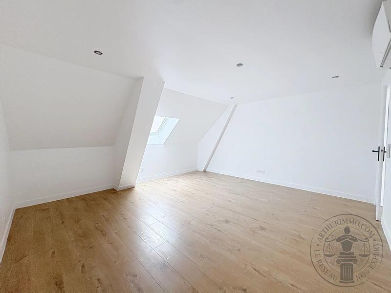 Maison - 194 m² - 7 pièces