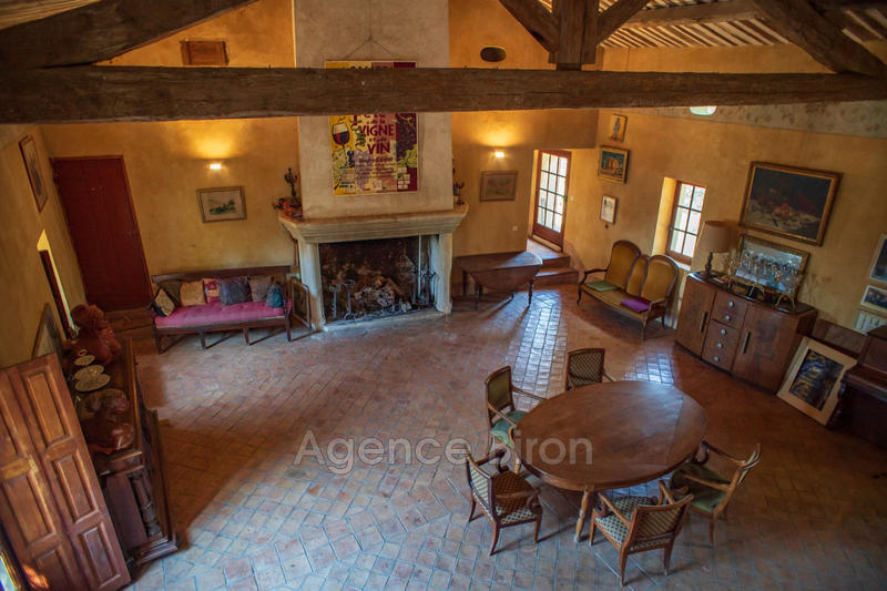 Propriété - 700 m² - 10 pièces