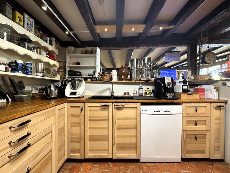 Maison - 280 m² - 10 pièces