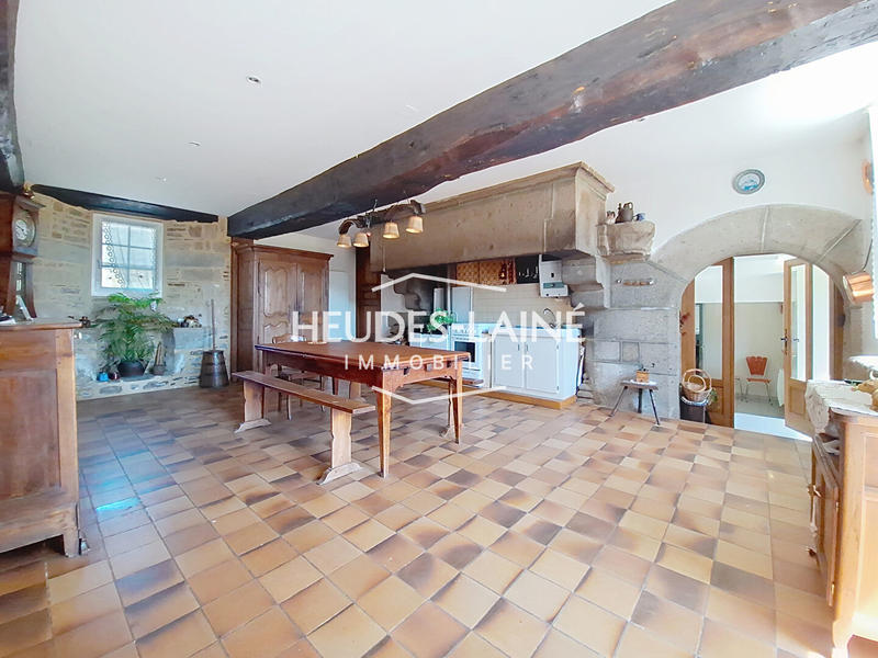 Maison - 220 m² - 6 pièces