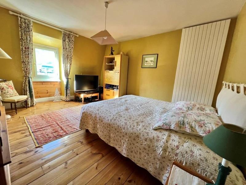 Maison - 232 m² - 11 pièces