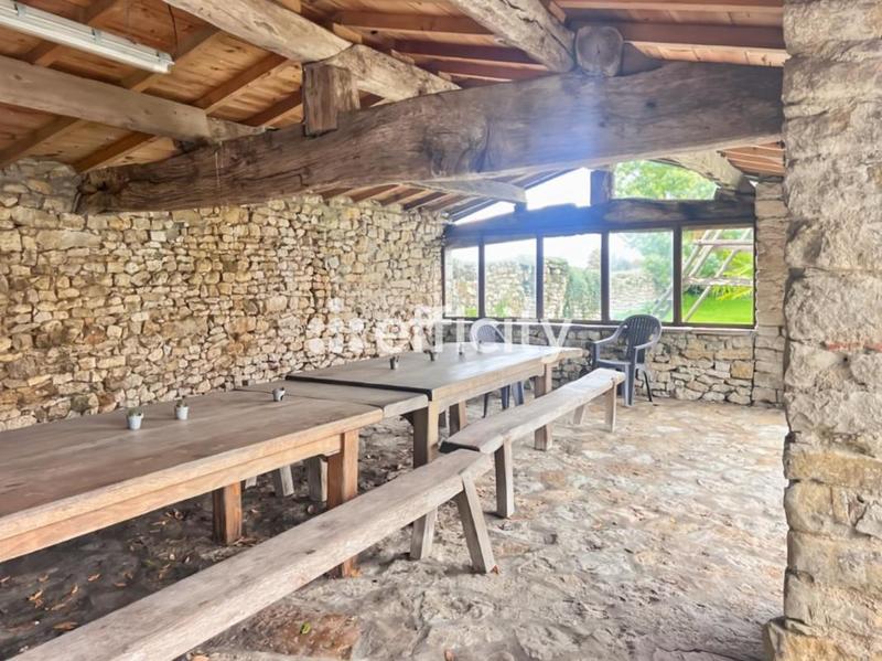 Demeure - 415 m² - 16 pièces