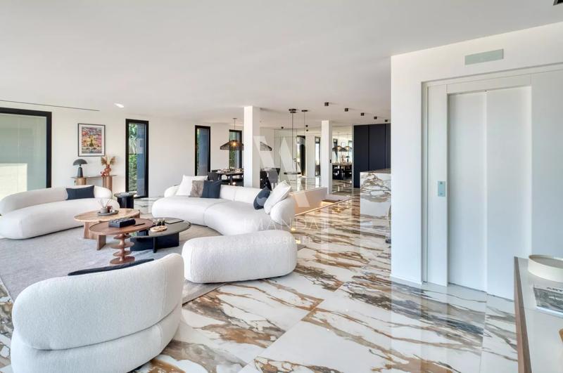 Villa - 286 m² - 6 pièces