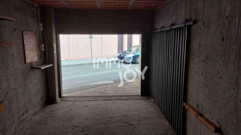 Parking / Garage - 16 m²