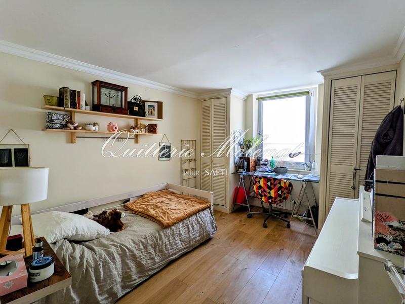 Appartement - 90 m² - 5 pièces