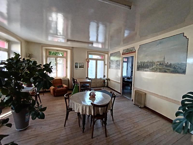 Maison - 300 m² - 14 pièces