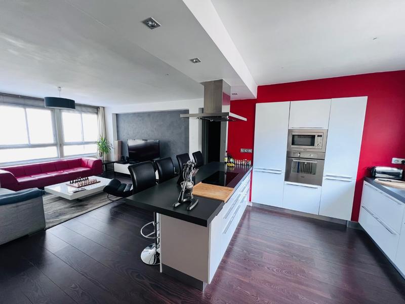 Appartement - 80 m² - 4 pièces