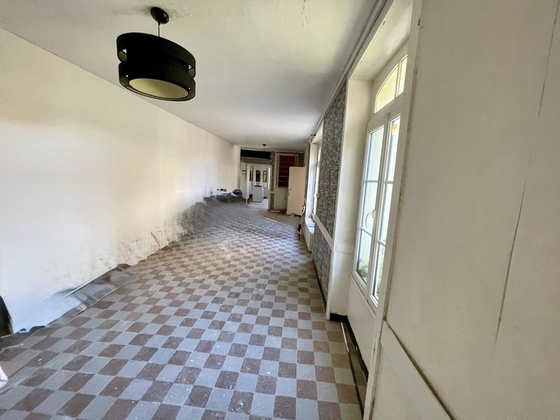 Maison - 196 m² - 10 pièces