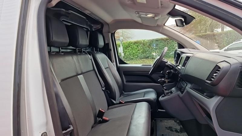 Citroën Jumpy Fourgon m bluehdi 120 ss bvm6 driver 340 nm