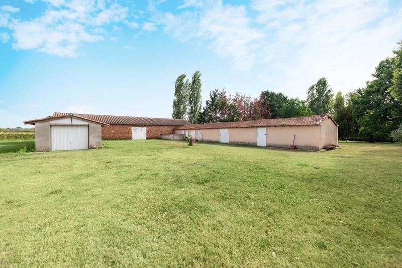 Propriété - 245 m² - 7 pièces