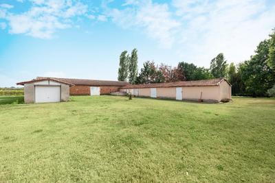 Propriété - 245 m² - 7 pièces