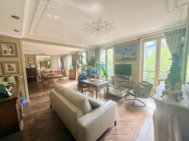 Appartement - 125 m² - 5 pièces