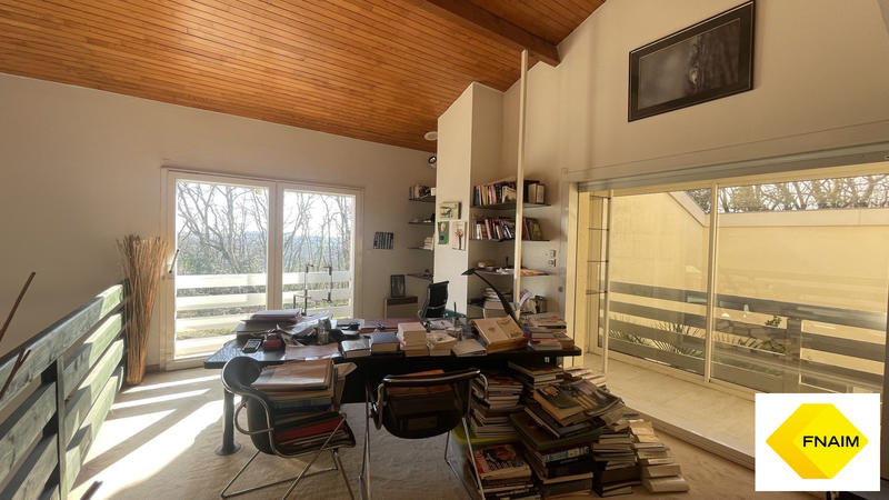 Maison contemporaine - 285 m² - 6 pièces