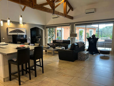 Maison - 200 m² - 6 pièces