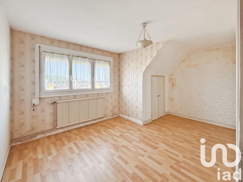 Maison - 96 m² - 9 pièces