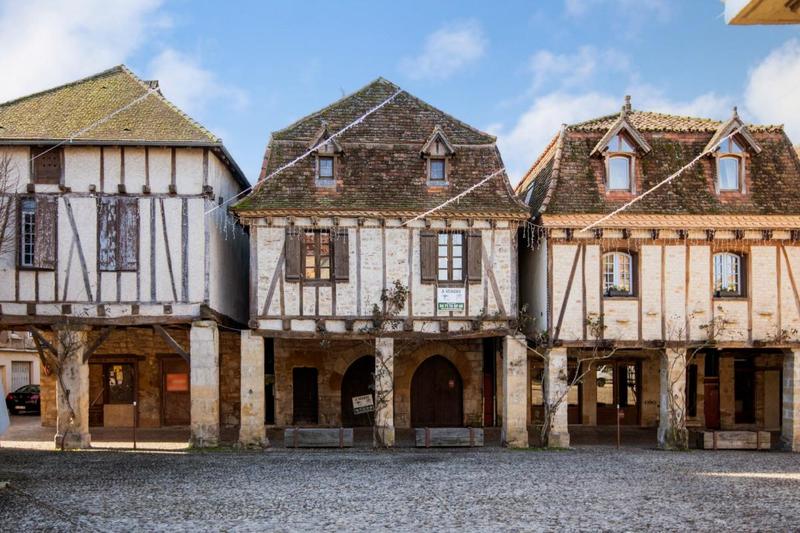 Maison - 180 m² - 6 pièces