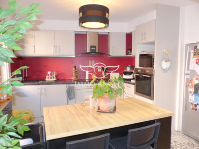 Maison traditionnelle - 96 m² - 4 pièces