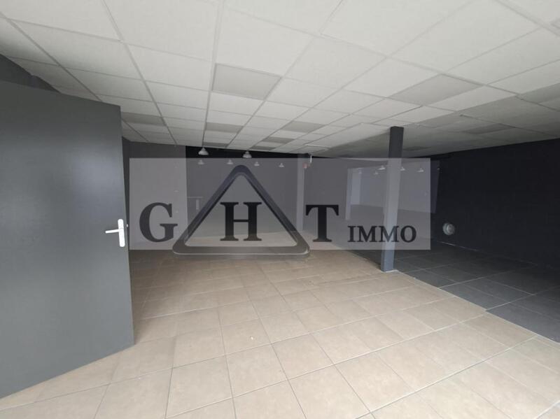 Entrepôt - 280 m²