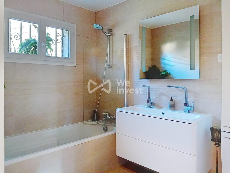 Maison contemporaine - 340 m² - 10 pièces