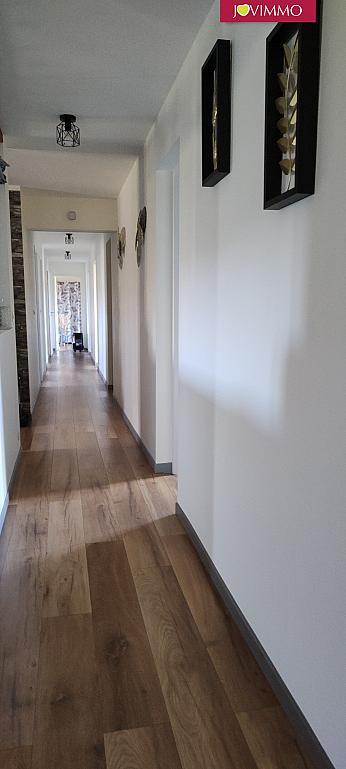 Maison - 234 m² - 8 pièces