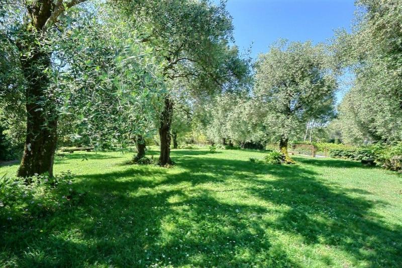 Mas - 360 m² - 11 pièces