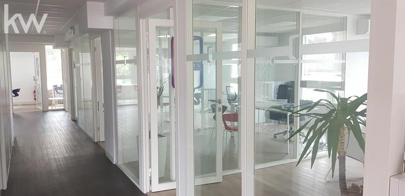 Bureau - 451 m² - 18 pièces