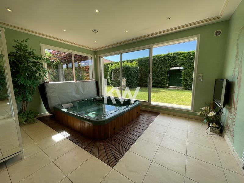 Maison d'architecte - 257 m² - 6 pièces