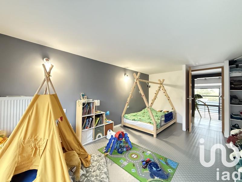 Maison - 300 m² - 8 pièces