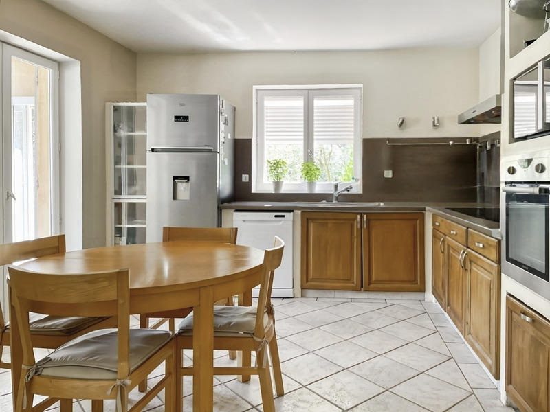 Maison - 210 m² - 5 pièces